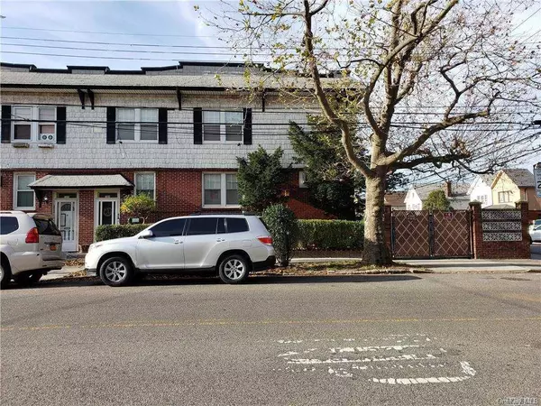 Maspeth, NY 11378,59-04 69th PL