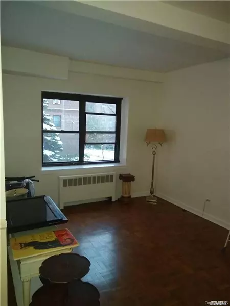 52-24 65th Place #UGJ, Maspeth, NY 11378