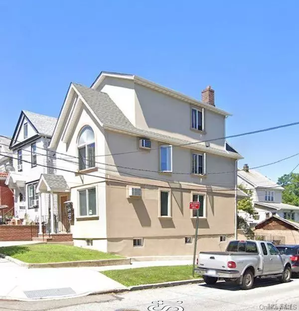 8519 60 AVE, Middle Village, NY 11379