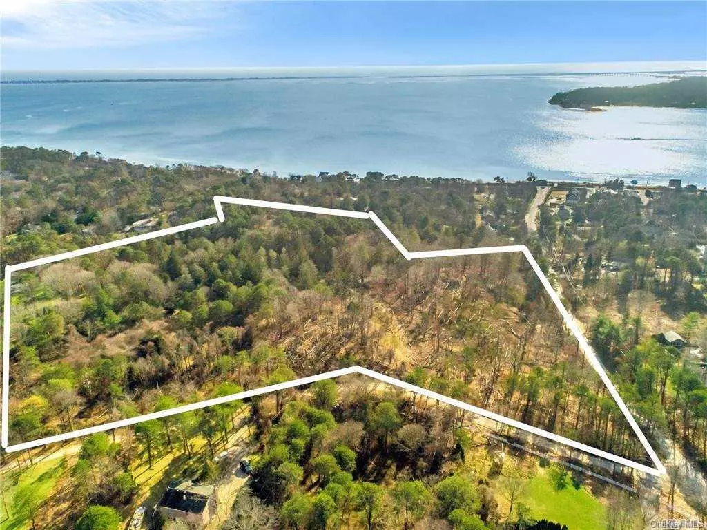 Hampton Bays, NY 11946,20 S Valley RD