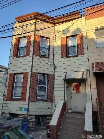 60-51 54 PL, Maspeth, NY 11378