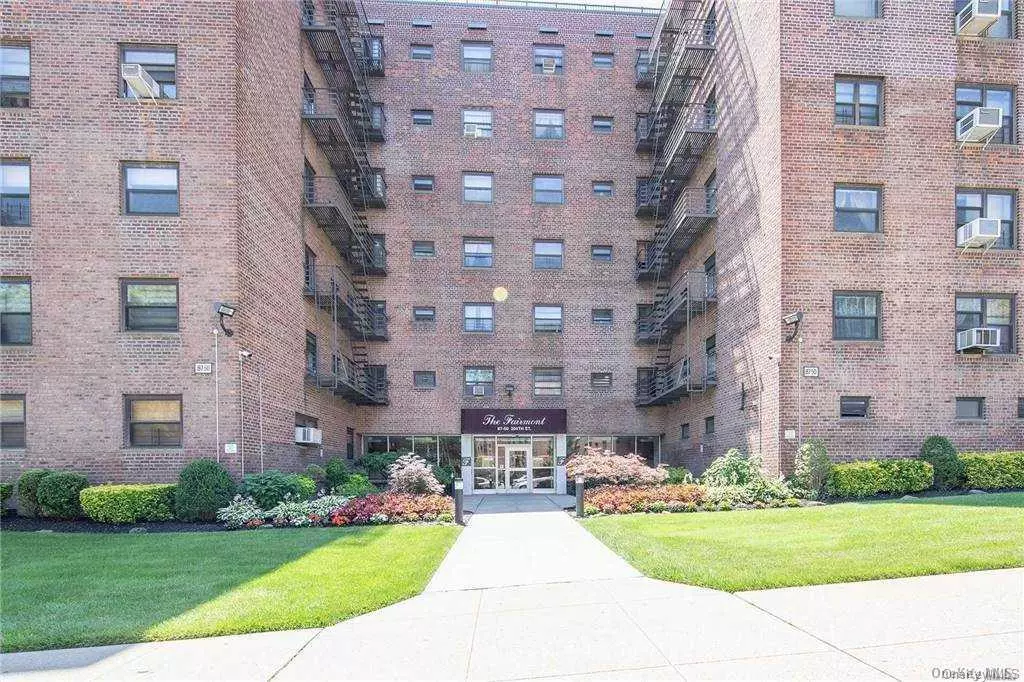 Holliswood, NY 11423,87-50 204 #B 36
