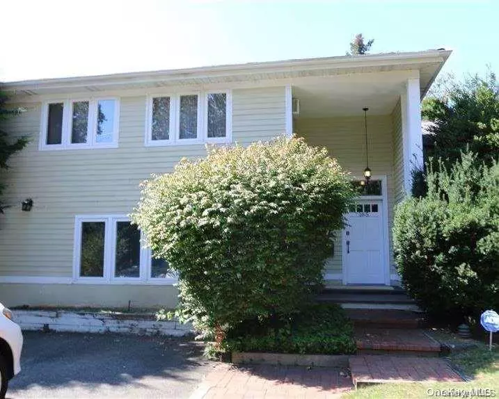 Syosset, NY 11791,165 Cold Spring Road