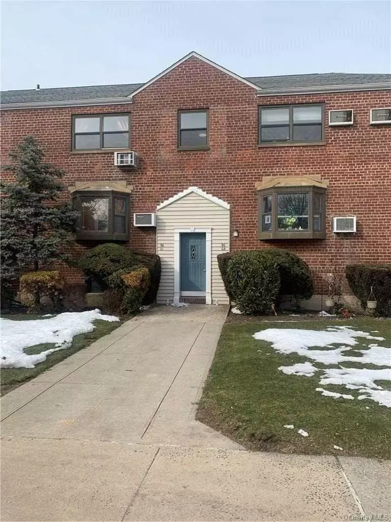 Howard Beach, NY 11414,90-01 153rd AVE #2