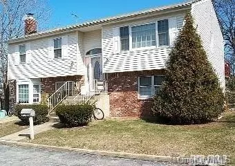 1 Karen CT, Bayville, NY 11709