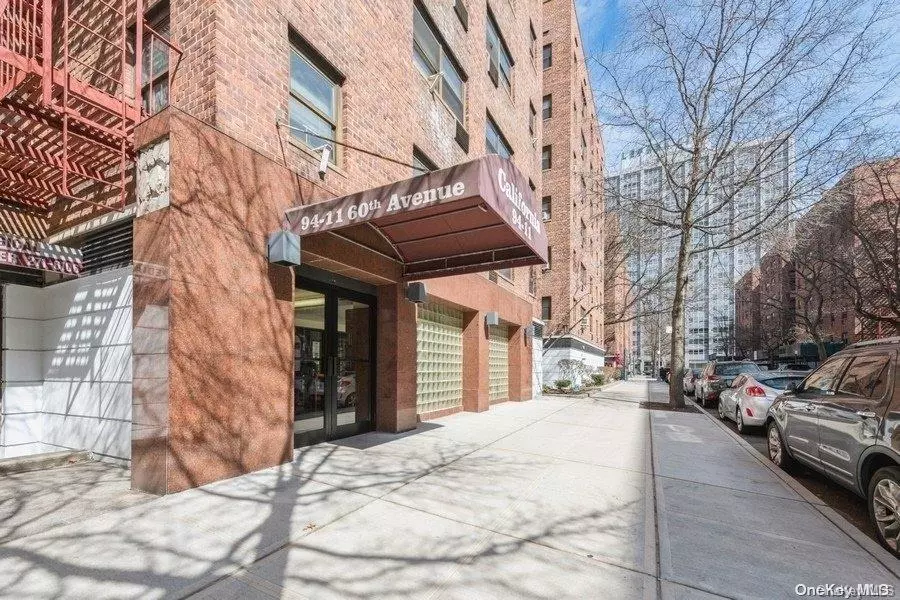 Elmhurst, NY 11373,94-11 60 Ave #3E