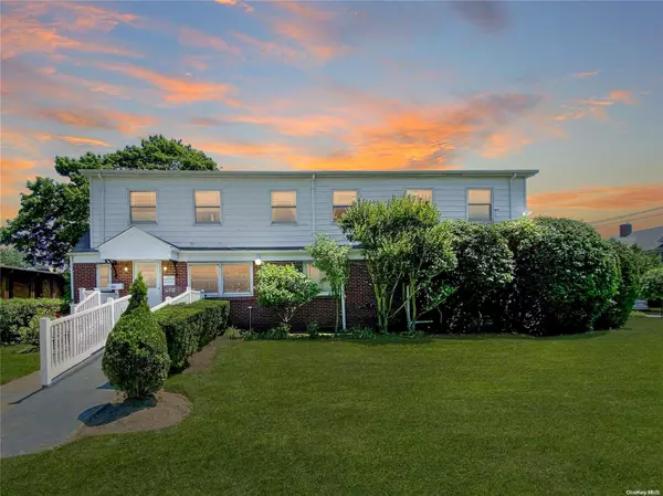 431 Deer Park AVE, Babylon, NY 11702