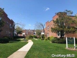 284 Central AVE #F-4, Lawrence, NY 11559