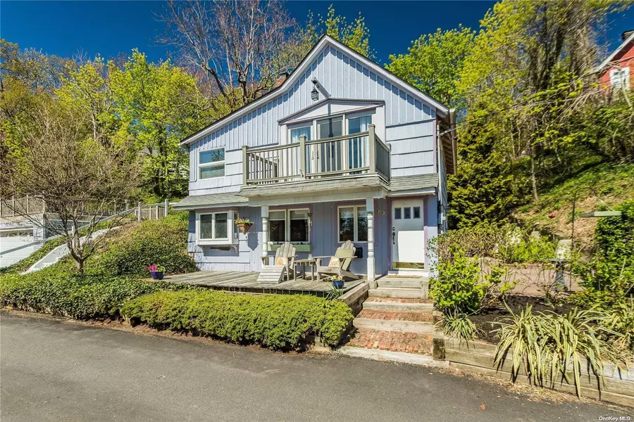 48 Ward AVE, Northport, NY 11768