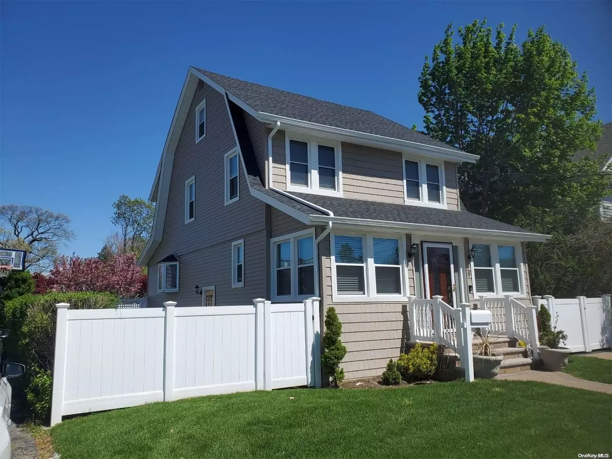 Rockville Centre, NY 11570,79 Cleveland AVE