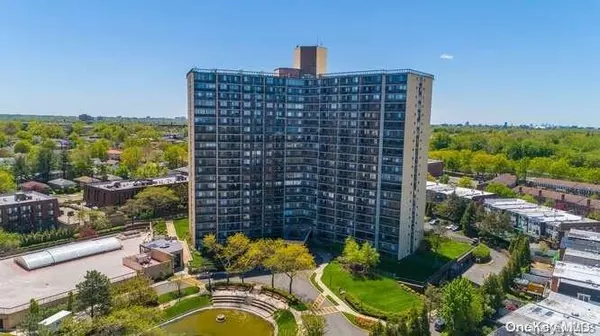 1 Bay Club DR #9X, Bayside, NY 11360