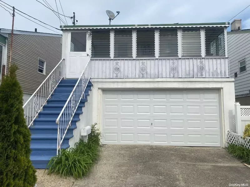 626 Beach 69 ST, Arverne, NY 11692