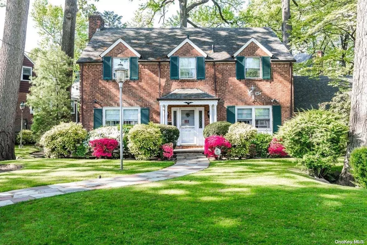 Holliswood, NY 11423,86-02 Palermo ST