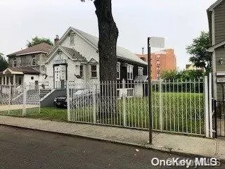 Jamaica, NY 11433,16128 Mathias Ave