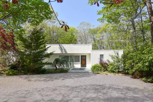 Quogue, NY 11959,14 Park CIR