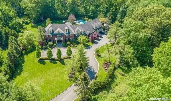 535 Split Rock RD, Syosset, NY 11791