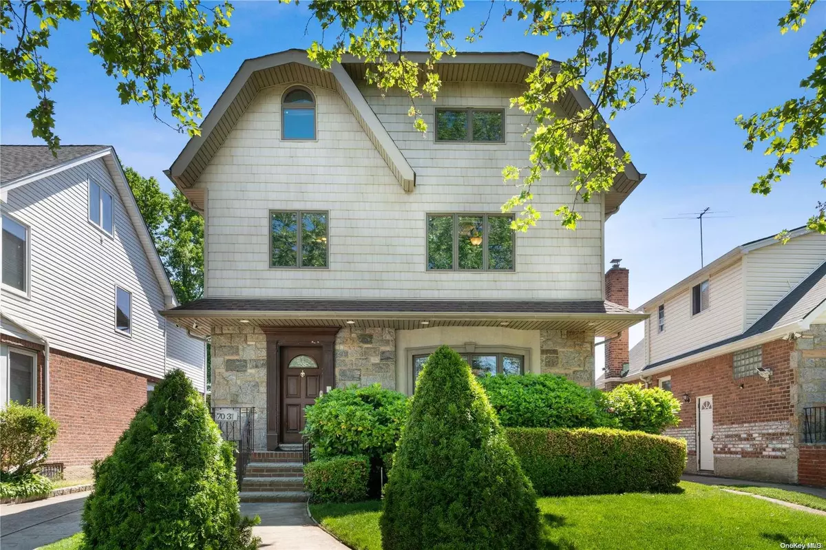 Fresh Meadows, NY 11365,70-37 173 ST