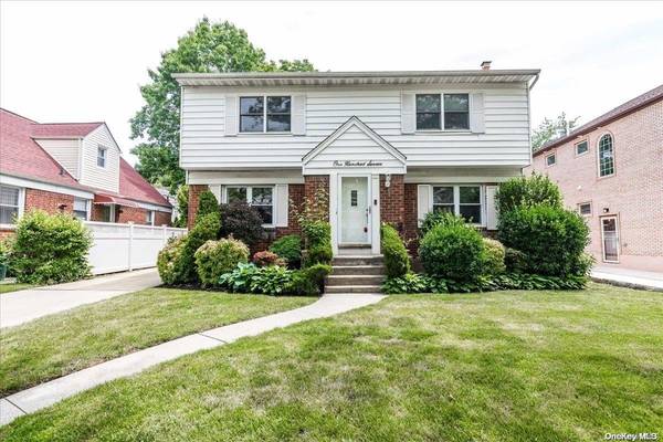 107 Maple Drive W, New Hyde Park, NY 11040