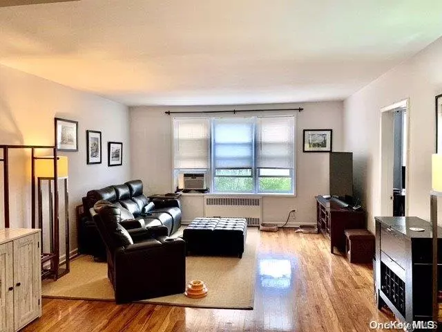 79-10 34th AVE #6G, Jackson Heights, NY 11372