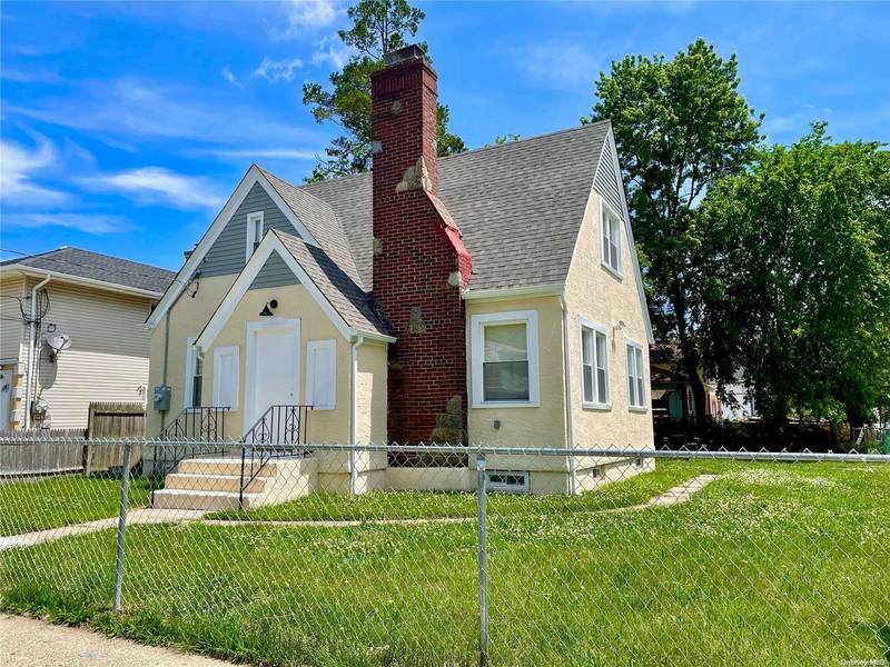 72 James L L Burrel AVE, Hempstead, NY 11550