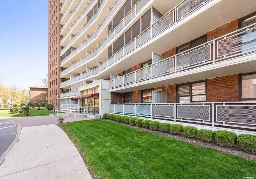 61-45 98th ST #2G, Rego Park, NY 11374