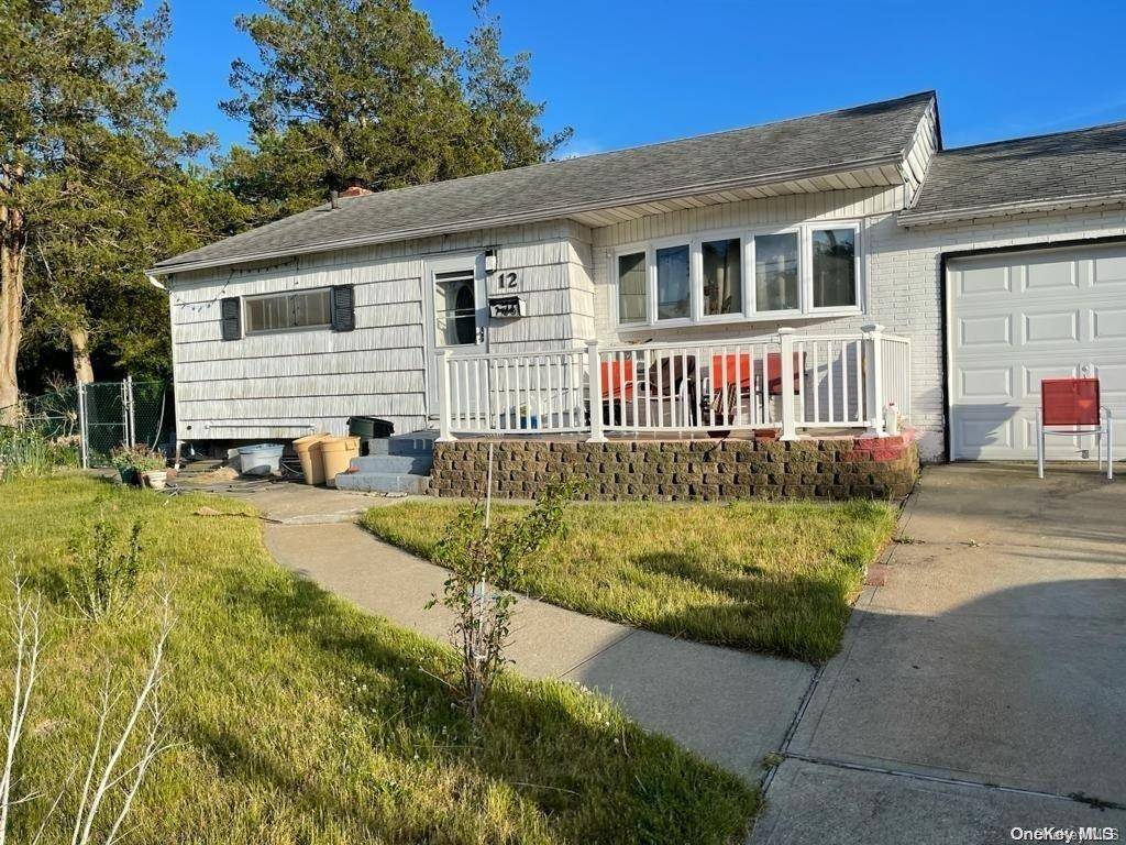 12 Jewel ST, Brentwood, NY 11717