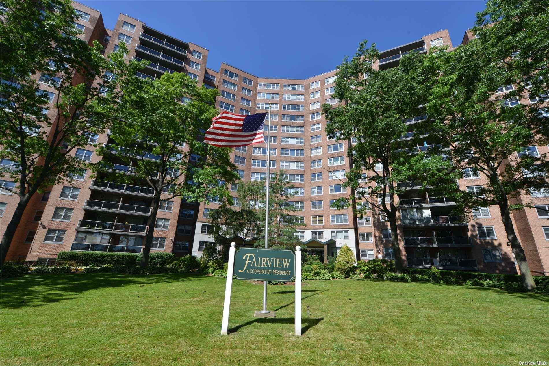 61-20 Grand Central Pkwy #A109, Forest Hills, NY 11375