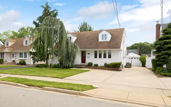 126 Berry ST, Valley Stream, NY 11580
