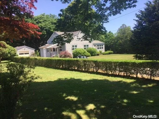 East Moriches, NY 11940,25 Culver LN