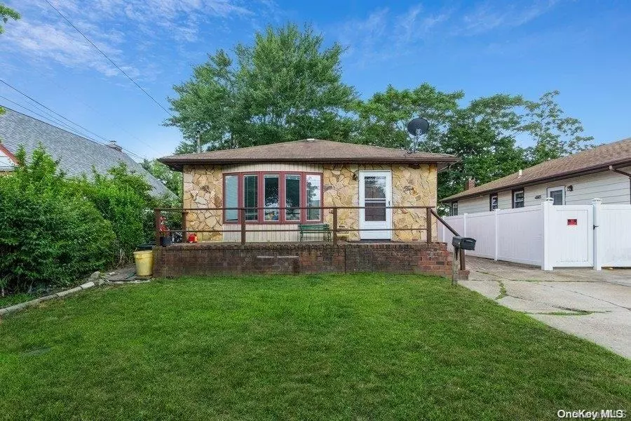 Hicksville, NY 11801,5 Gerald AVE