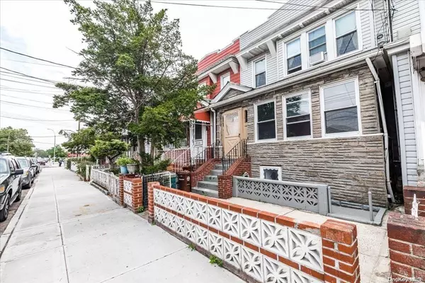 81-10 95 AVE, Ozone Park, NY 11416