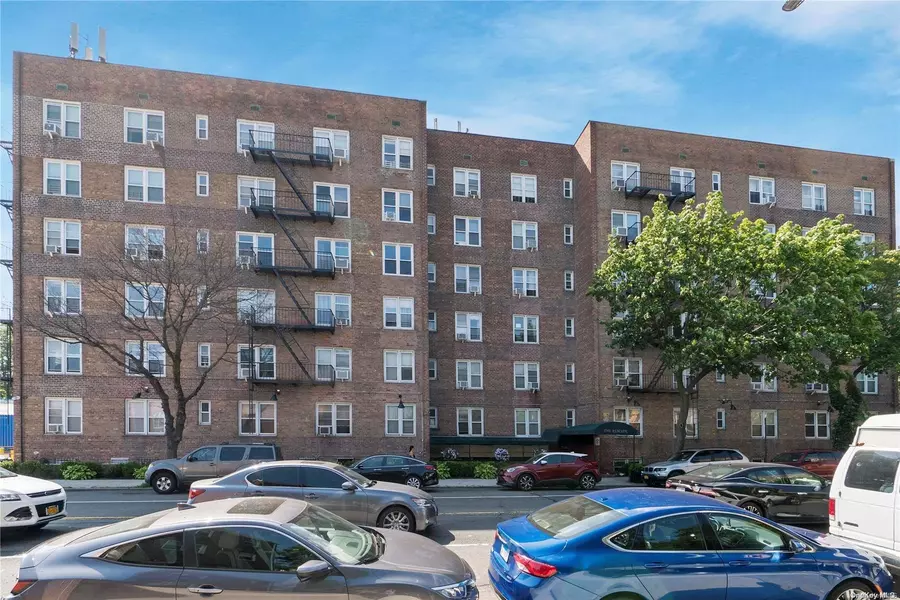 7510 Yellowstone BLVD #5H, Rego Park, NY 11374