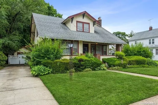 2058 Ambrose Place, Baldwin, NY 11510