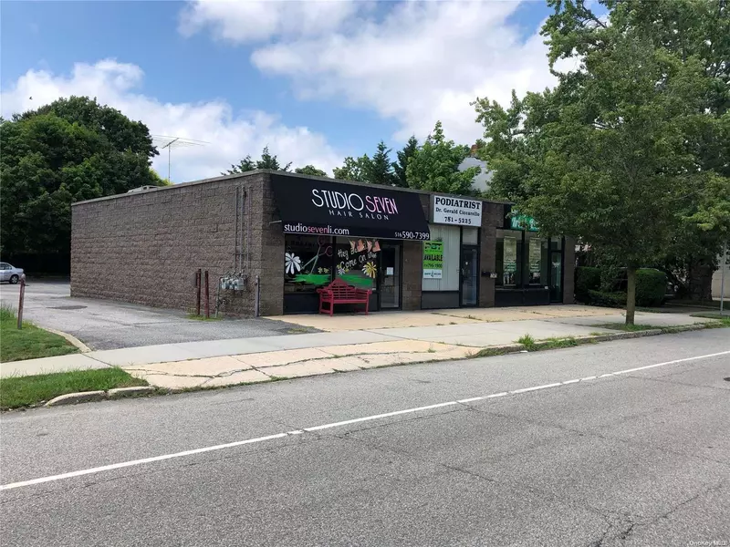 2090-2100 Wantagh Ave, Wantagh, NY 11793