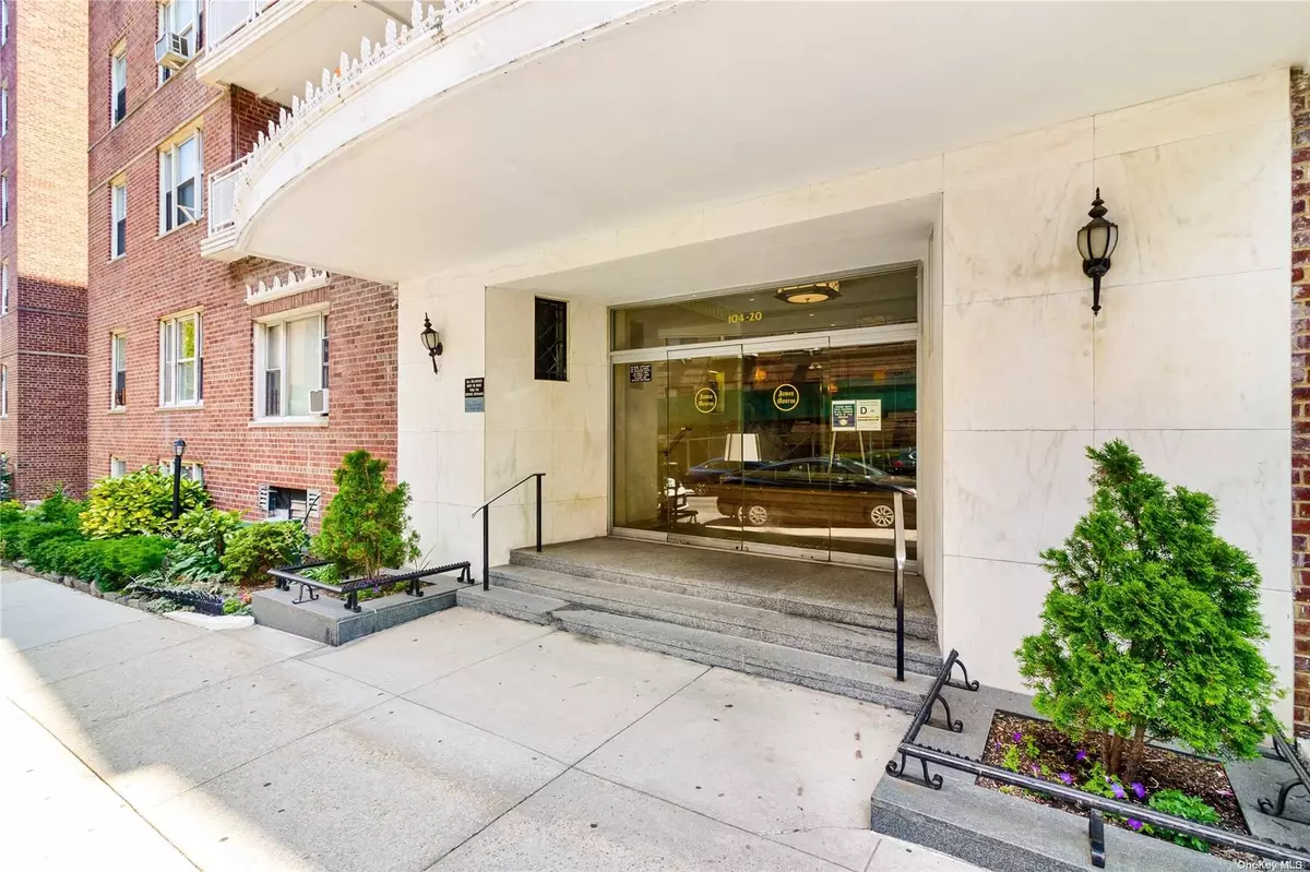 Forest Hills, NY 11375,104-20 68 DR #B12