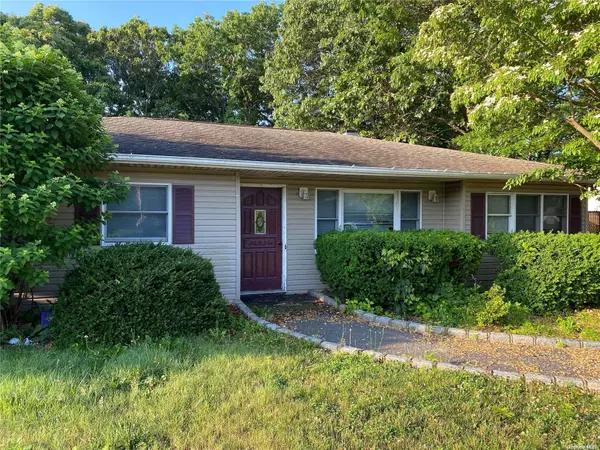 Shirley, NY 11967,28 Appel DR