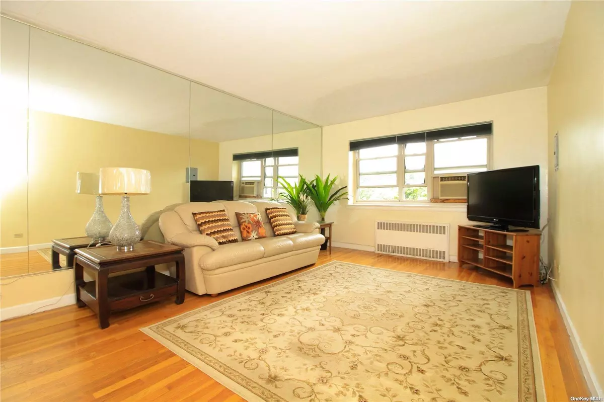 Flushing, NY 11355,43-57 Union St #5H