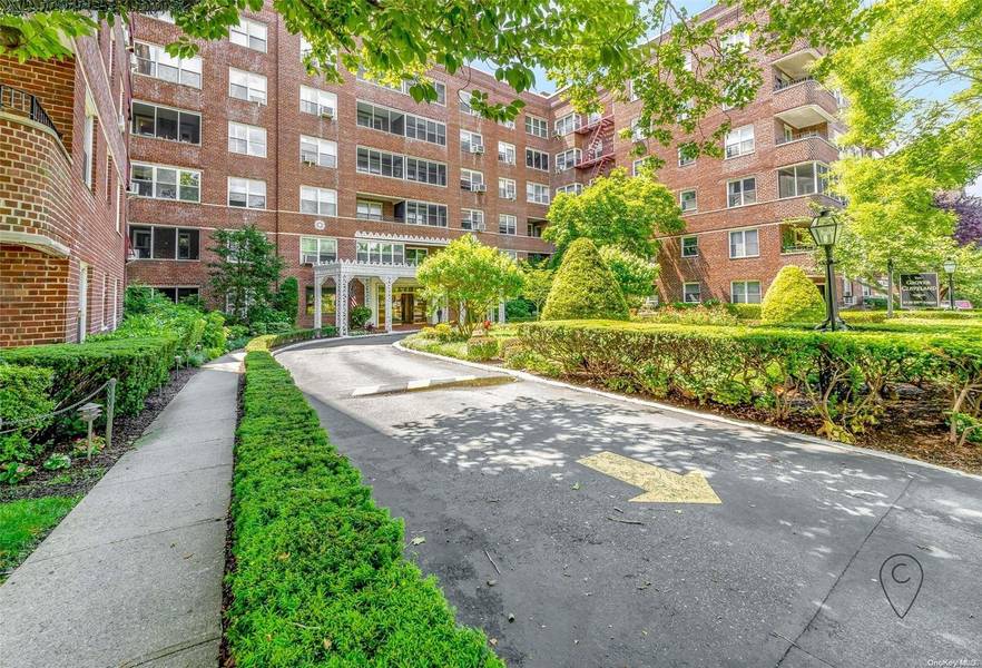 67-38 108th ST #B17, Forest Hills, NY 11375