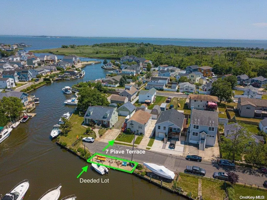 Lindenhurst, NY 11757,7 Piave TER