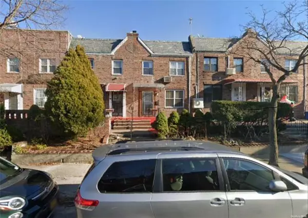 69-07 173rd ST, Fresh Meadows, NY 11365