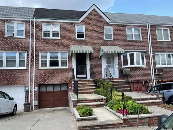 Glendale, NY 11385,71-16 71st PL