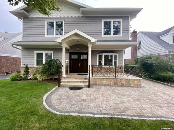 48 Kalda AVE, New Hyde Park, NY 11040