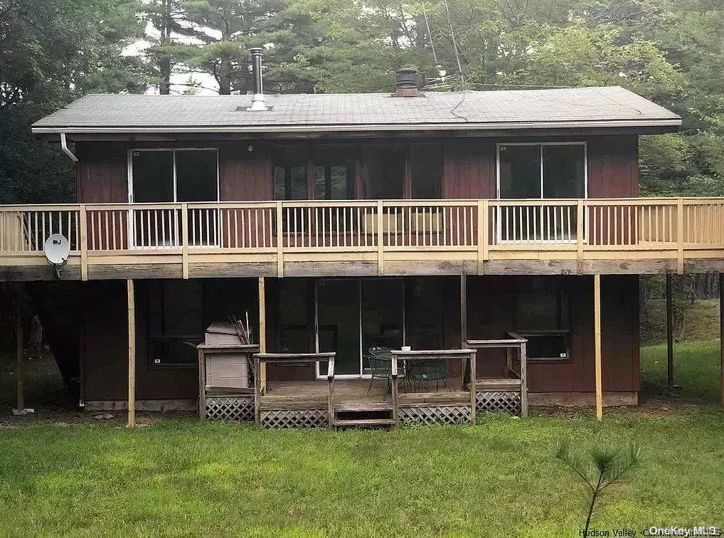 Saugerties, NY 12477,229 Manorville RD