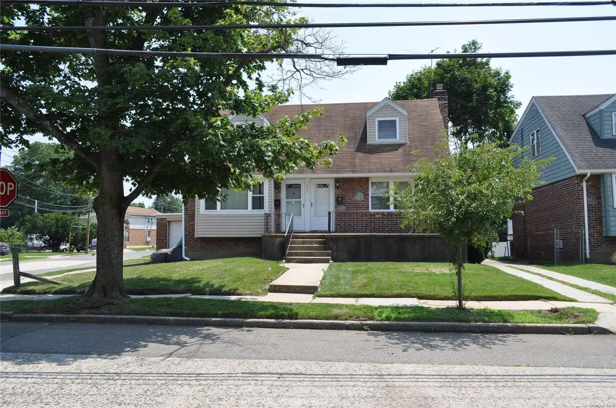 Lynbrook, NY 11563,257 Bixley Heath