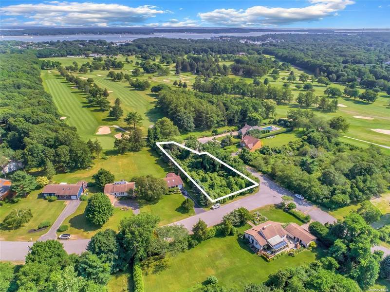 50 The Crescent, East Marion, NY 11939