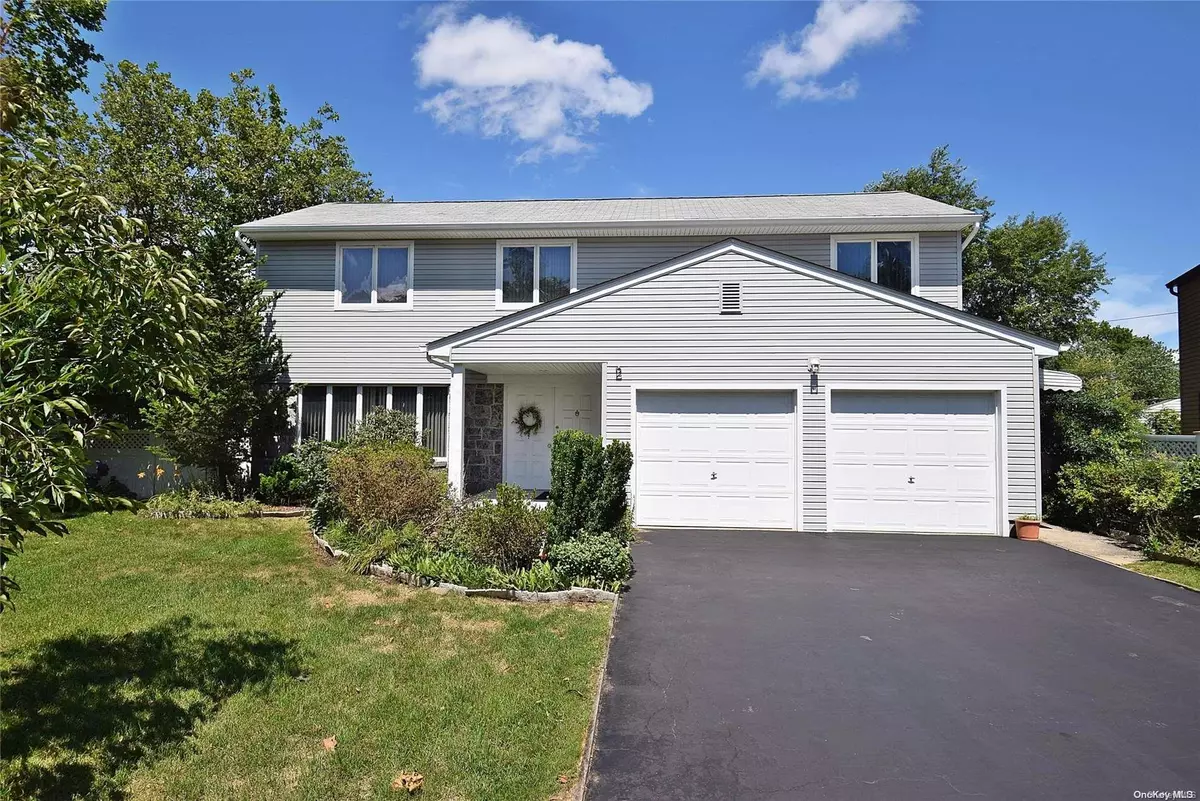 Hicksville, NY 11801,2 Woodbury CT