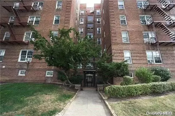 63-93 Woodhaven BLVD #2H, Rego Park, NY 11374