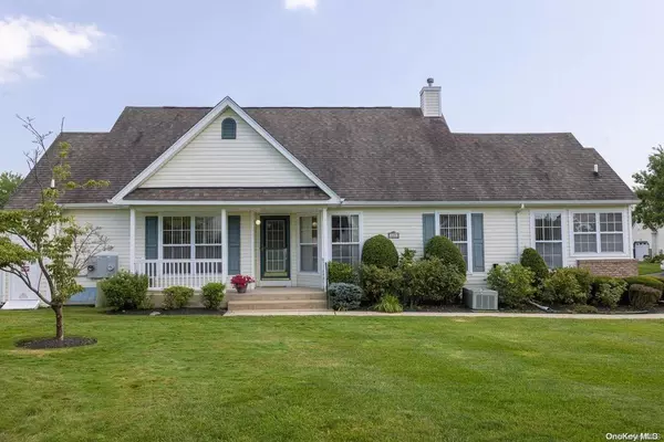 1207 Constance LN #1207, Port Jefferson Station, NY 11776
