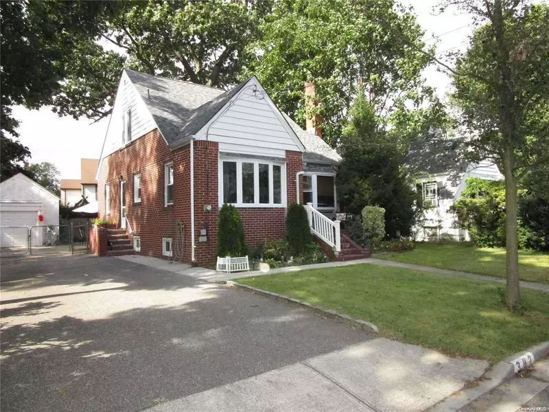 382 Lewis ST, West Hempstead, NY 11552