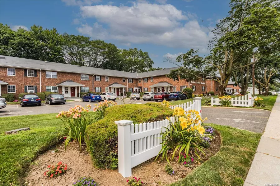 2537 Jerusalem #1K, North Bellmore, NY 11710